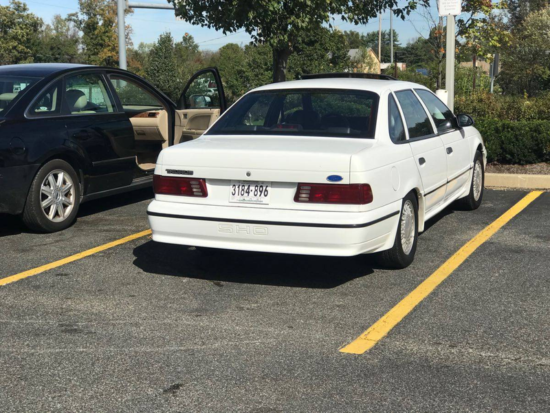 Illustration for article titled At $3,900, Does This 1990 Ford Taurus Mean it’s SHO Time?